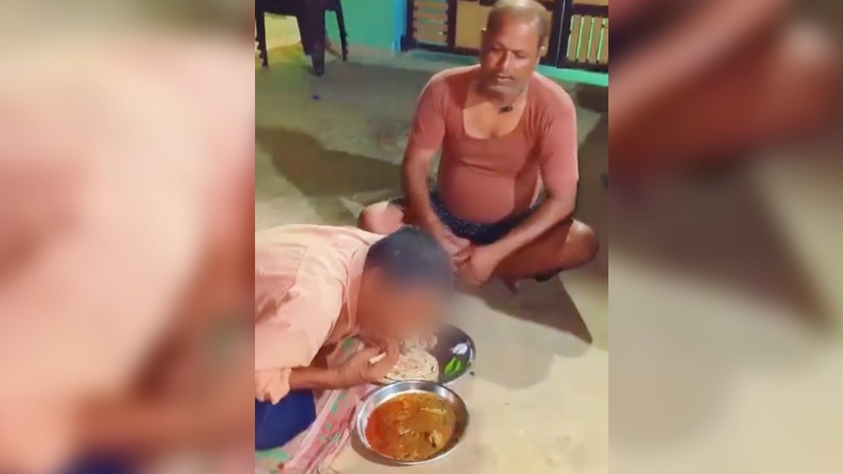 MP में नेत्रहीन शख्स की लाचारी का उड़ाया मजाक.(Photo:Screengrab)