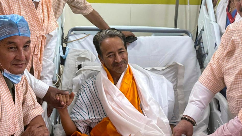 वो 3 डिमांड्स जिन पर सहमति बनी मंत्रियों और सोनम वांगचुक के बीच, अनशन तोड़ने के बाद दूसरा वीडियो जारी किया - Cjp protest sonam wangchuk ends hunger strike written ...