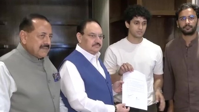 भारत सरकार और कॉकरोच जनता पार्टी के बीच हुई बैठक के बाद धर्मेंद्र प्रधान के इस्तीफे की अटकलें तेज हो गई हैं.