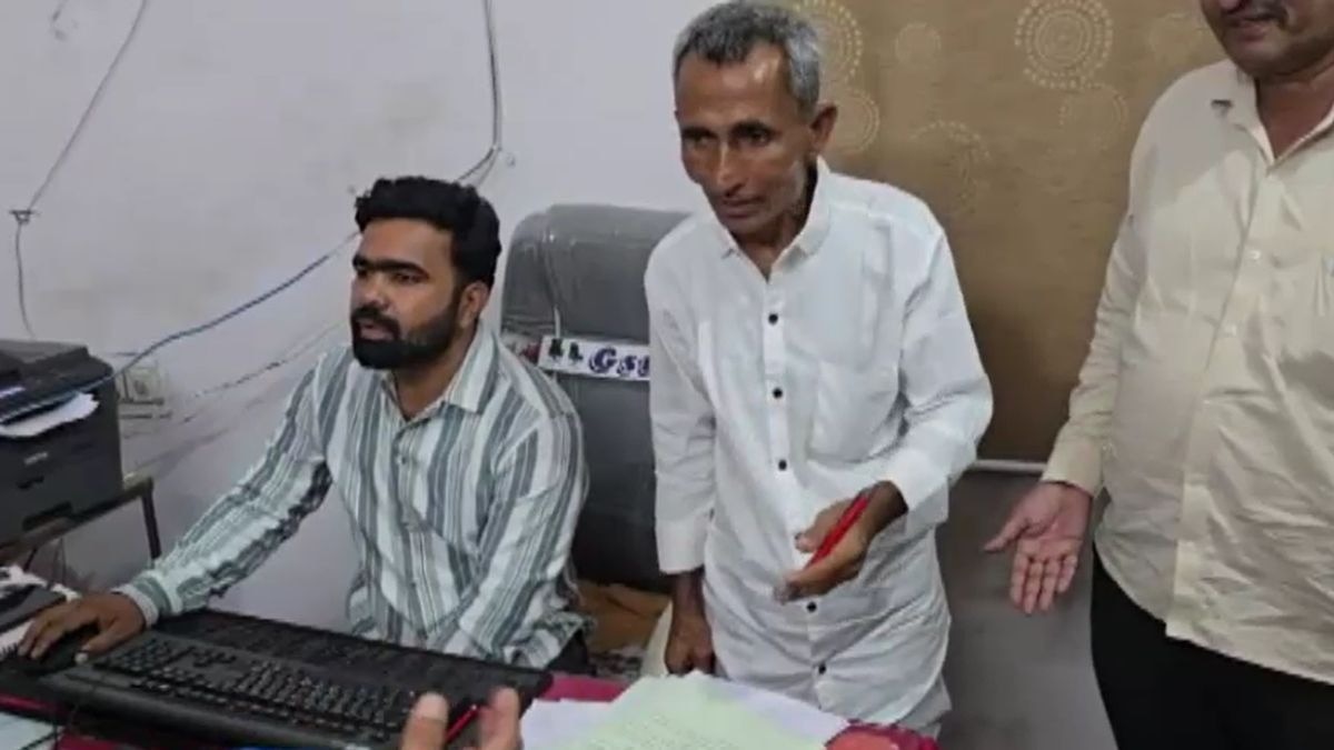 किसान ने भगवान के मंदिर को दान कर दी जमीन. (Photo: Screengrab)