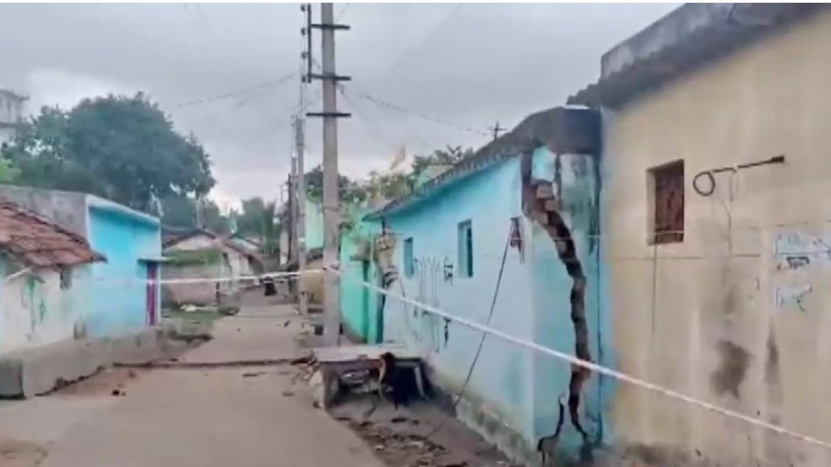 लोग कर रहे पुनर्वास और मुआवजे की मांग. (Photo: Screengrab)