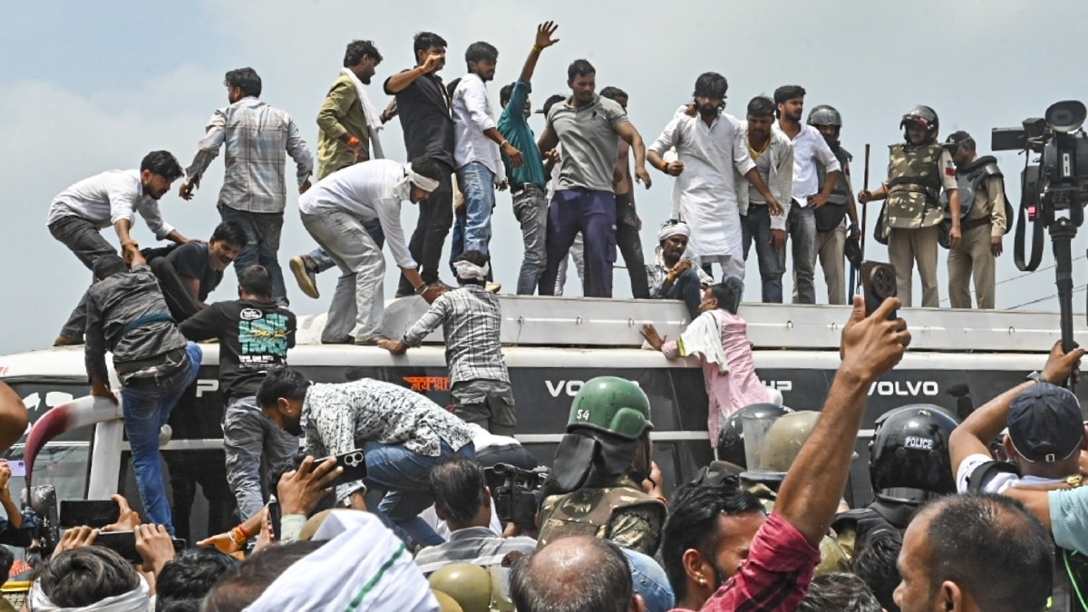100% मूंग खरीदी पर अड़े 19 किसान संगठन.(Photo:PTI)