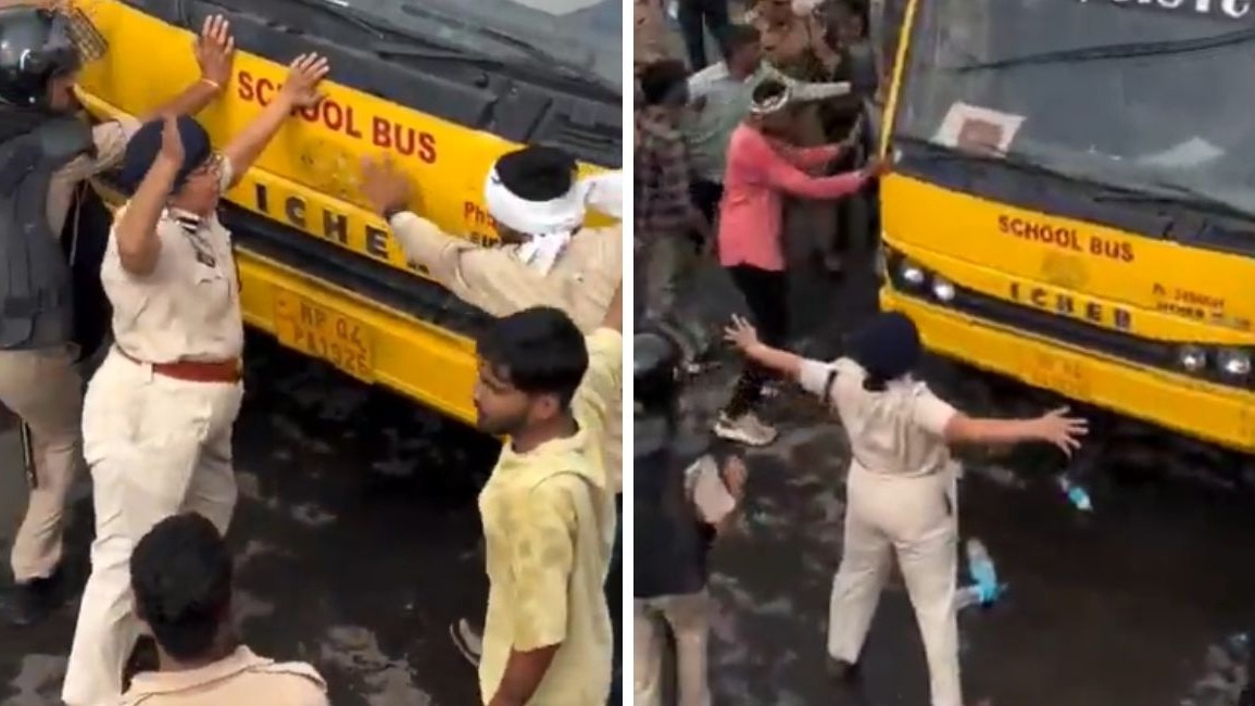 चलती बस के आगे डट गईं महिला ACP मोनिका शुक्ला... हाथों से रोक दी बस, VIDEO वायरल