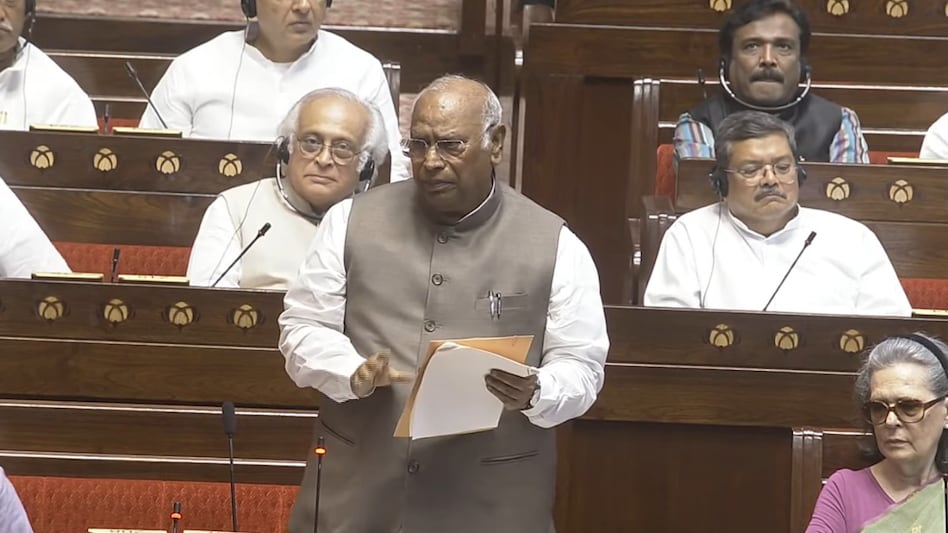 मल्लिकार्जुन खड़गे ने अमित शाह के इस्तीफे की मांग की है. (Photo: ITG)