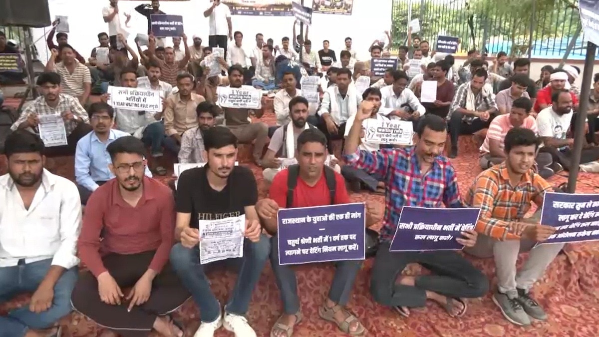 राजस्थान की सबसे बड़ी चपरासी भर्ती पर बवाल. (Photo: Screengrab)