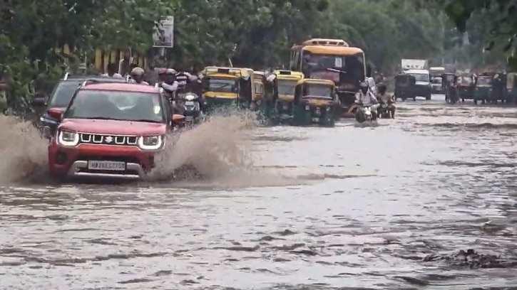 ठेकेदार पर 10% जुर्माना, पेमेंट भी रोकी.(Photo: Screengrab)