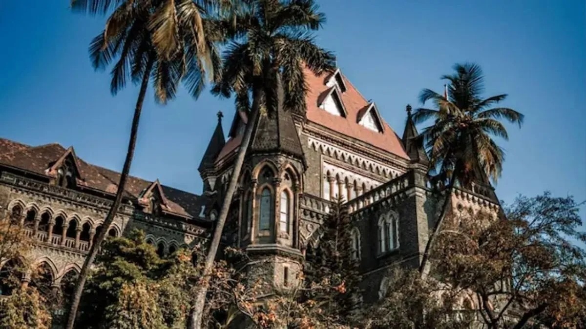 बॉम्बे हाई कोर्ट ने मंत्रालय कैंटीन की जांच के लिए 3 वकीलों की टीम बनाई हैं. (फाइल फोटो-PTI)
