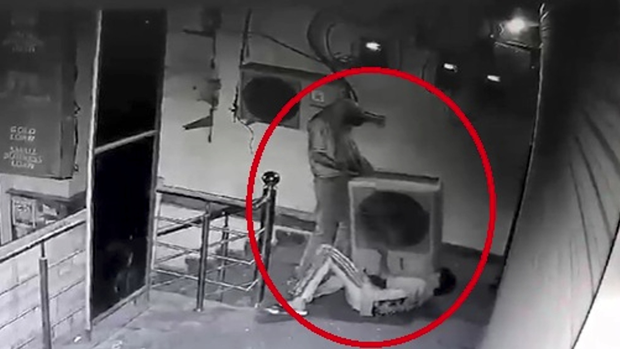 CCTV फुटेज से आरोपियों की तलाश.(Photo: Arun Tyagi/ITG)