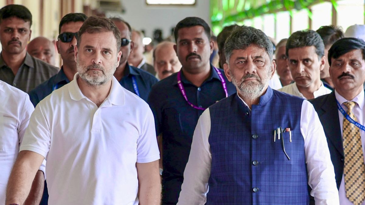 कांग्रेस आलाकमान के साथ शिवकुमार की अहम बैठक हुई. (Photo: PTI)