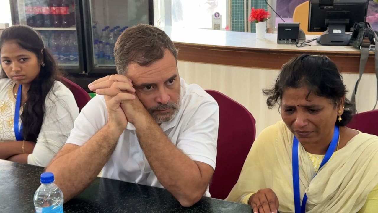 'PM मोदी माफ न करें, छात्रों से खुद माफी मांगें', राहुल गांधी का वार