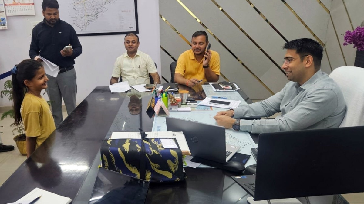 'डीएम अंकल, मेरा एक काम कर देंगे? क्लास 3 की आश्वी और IAS के बीच हुई बातचीत वायरल