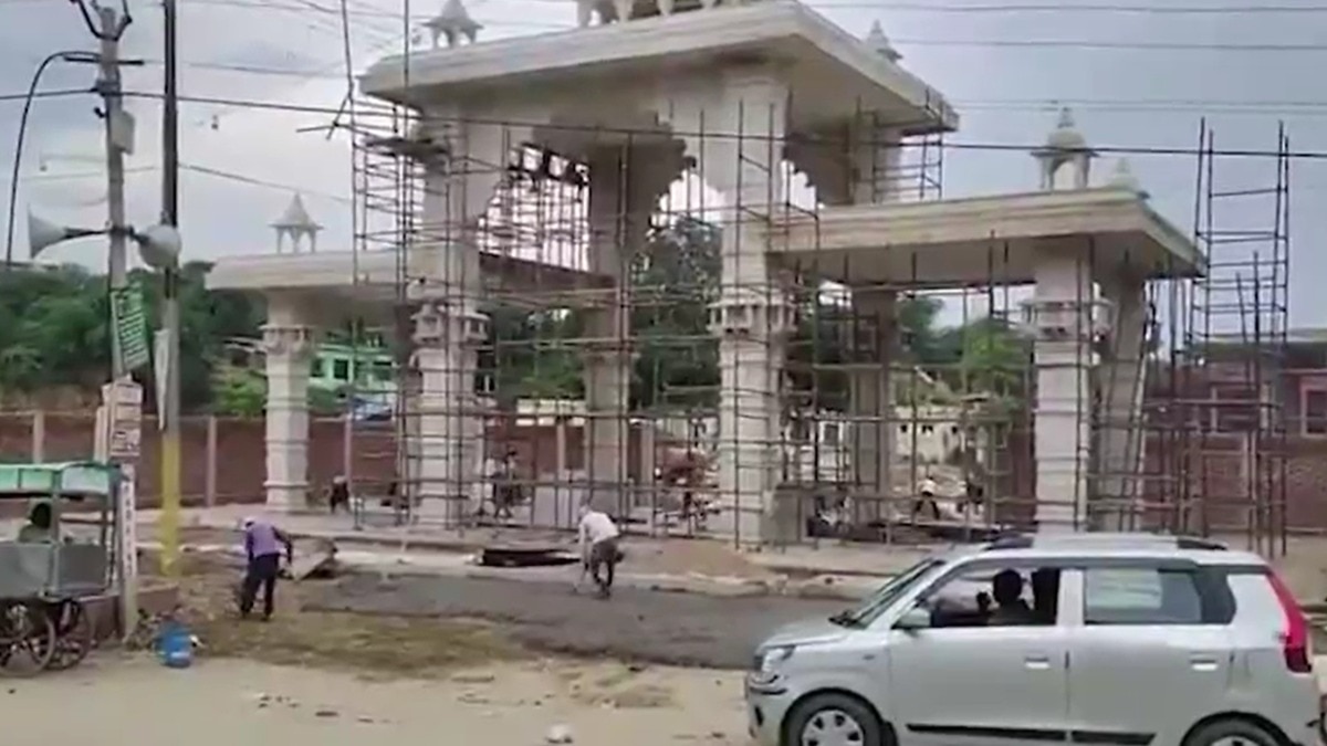 अखिलेश यादव ने बटेश्वर कॉरिडोर में घटिया निर्माण और धांधली का आरोप लगाया (Photo-Screengrab)