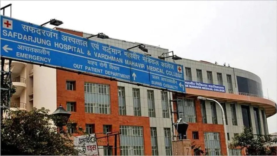 फदरजंग अस्पताल के डॉक्टरों ने दिल का एक बहुत ही मुश्किल ऑपरेशन किया है. (फोटो-ITG)