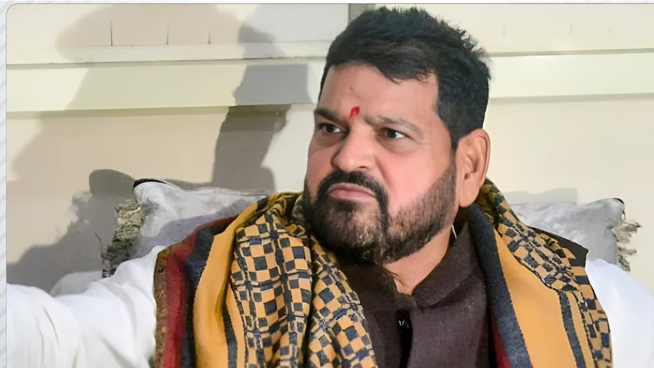 बृजभूषण सिंह बरी... महिला पहलवानों के यौन शोषण केस में कोर्ट से राहत - brij bhushan sharan singh acquitted ntcpvp - AajTak