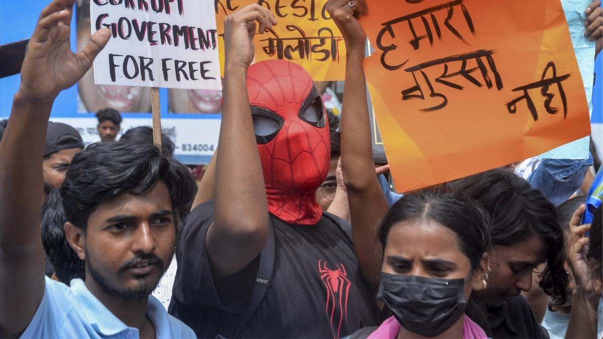 रांची में पेपर लीक को लेकर प्रदर्शन जारी है. (Photo- PTI)