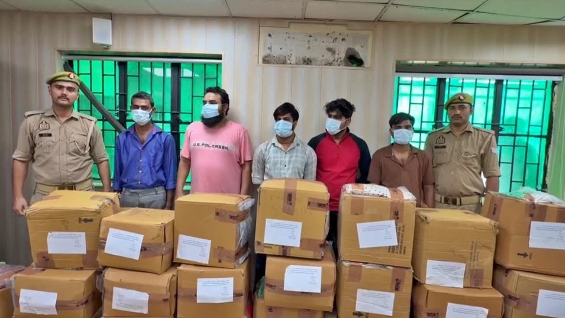 नोएडा पुलिस की गिरफ्त में गैंग मेंबर (Photo- ITG)
