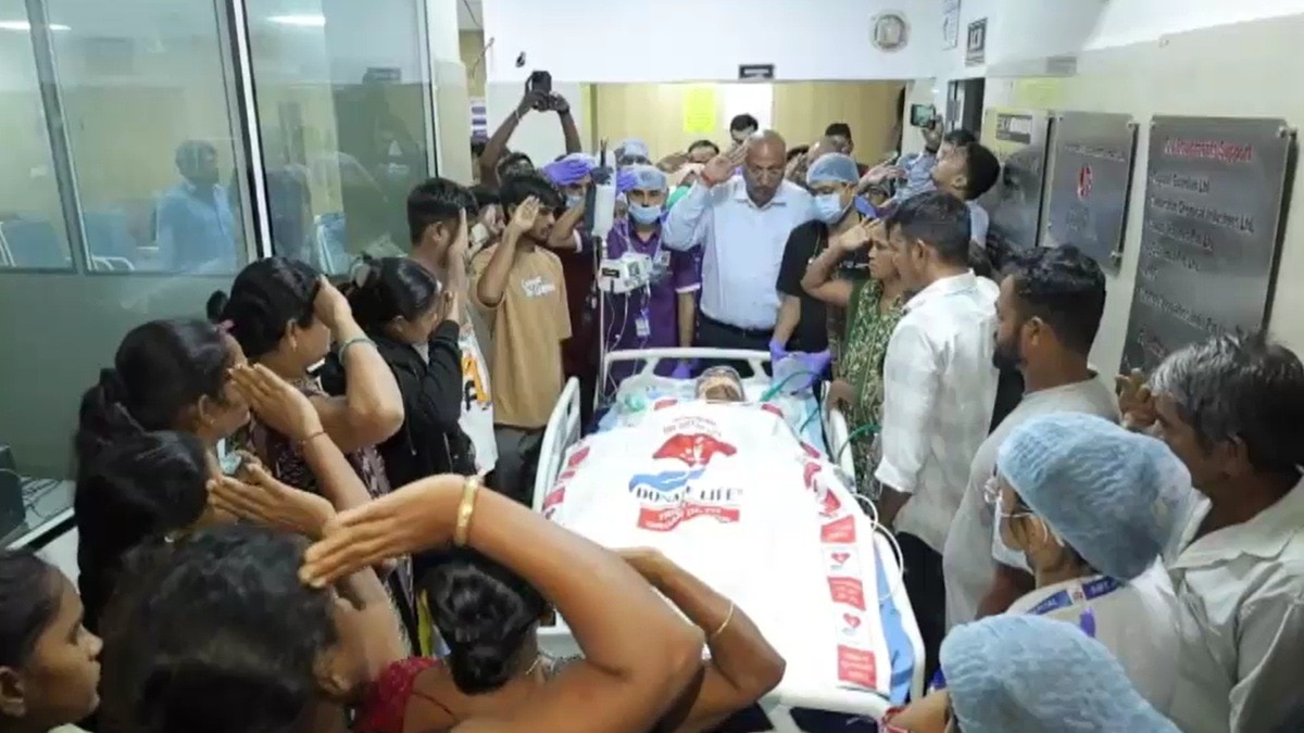 सड़क हादसे के बाद डॉक्टरों ने किया ब्रेन डेड घोषित. (Photo: Screengrab)