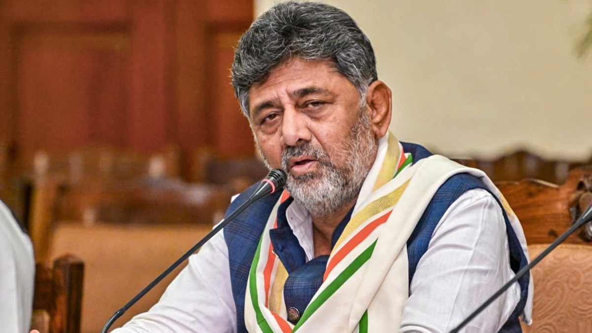 कर्नाटक में कैबिनेट विस्तार से पहले मुख्यमंत्री डीके शिवकुमार ने मंत्री पद नहीं मिलने से नाराज कांग्रेस विधायकों से धैर्य रखने की अपील की. (File Photo- PTI)