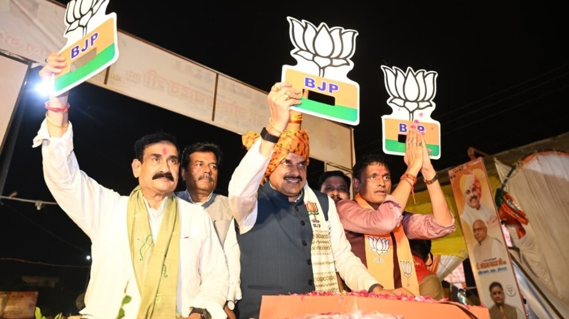 इस उपचुनाव में सीएम मोहन यादव और नरोत्तम मिश्रा खुद प्रचार के लिए मैदान में उतरे थे. (Photo: X/ @drnarottammisra)