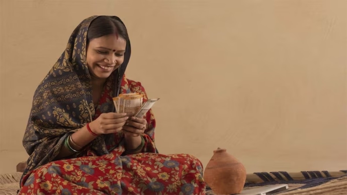 रक्षा बंधन से लक्ष्मी योजना के तहत महिलाओं के अकाउंट में हर महीने 2500 रुपए आएंगे. (Photo: GettyImage)