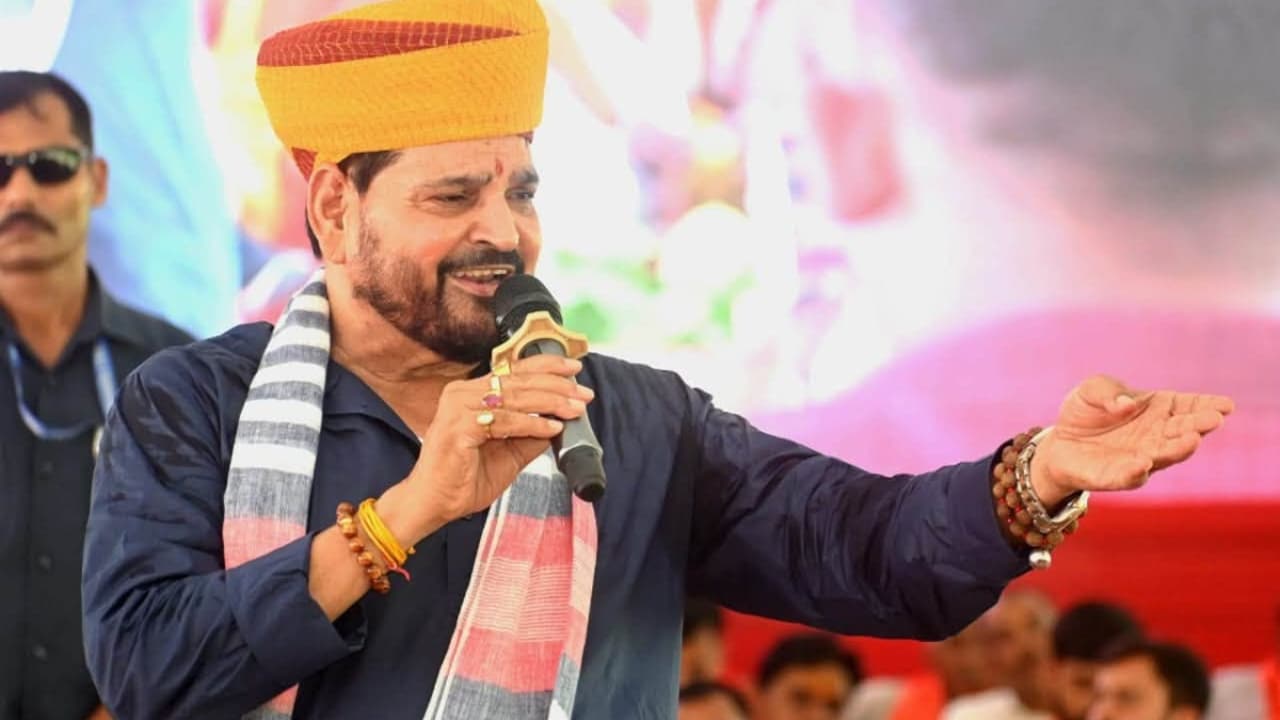 न पहलवानों से हुए चित, न मर्डर केस में फंसे... हर चक्रव्यूह तोड़ते रहे बृजभूषण!