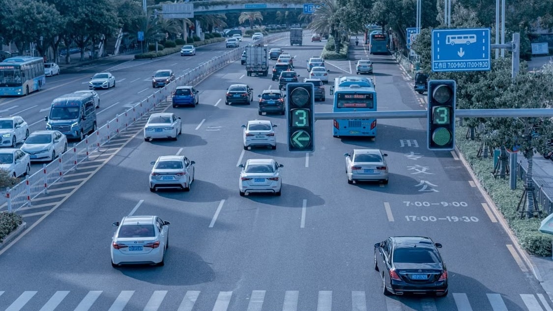 वी2वी कम्युनिकेशन सिस्टम की मदद से रोड सेफ्टी बेहतर होगी. (Photo: Pexels)