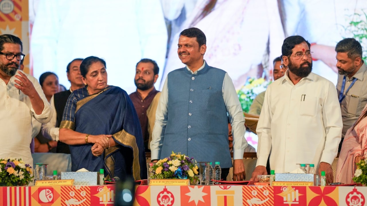 सुनेत्रा पवार को कहा-'गूंगी गुड़िया', CM फडणवीस पर किया पलटवार