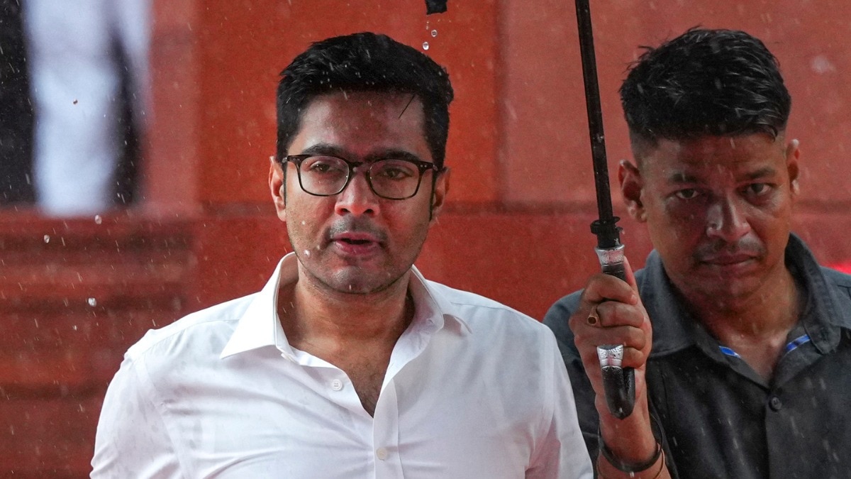 अभिषेक बनर्जी आंख की इलाज करवाने के लिए विदेश जाना चाहते थे (Photo: PTI)