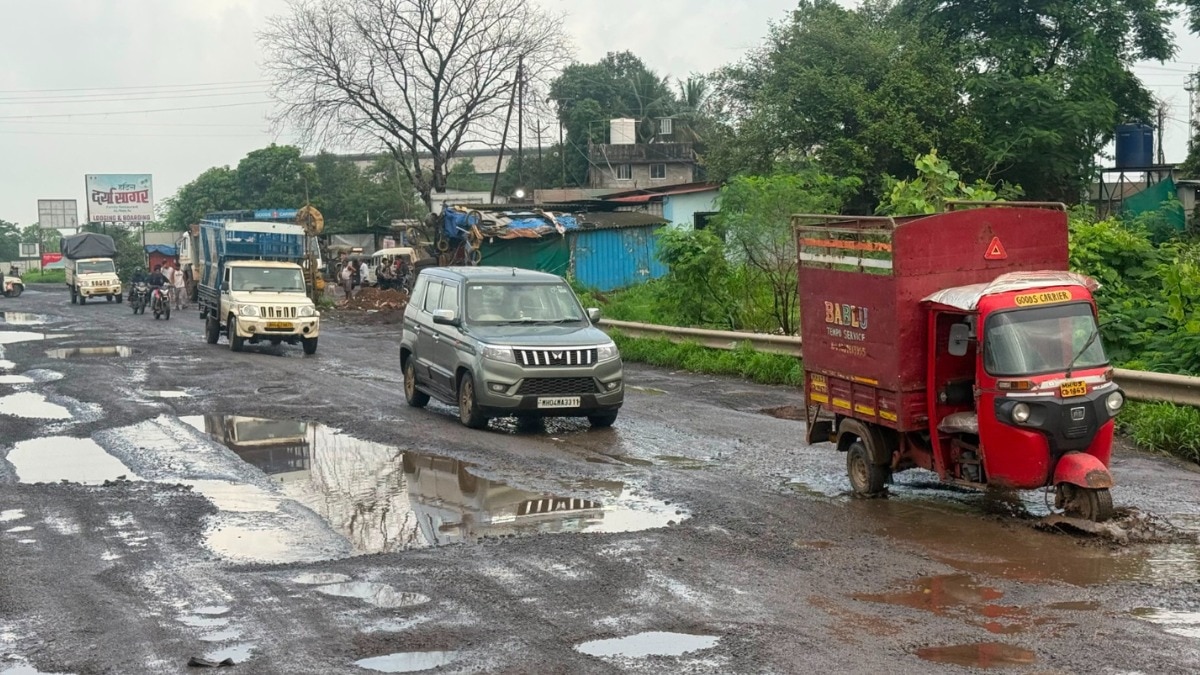     ठाणे में मुंबई-नासिक हाईवे की बदहाली पर उठे सवाल (Photo: ITG)