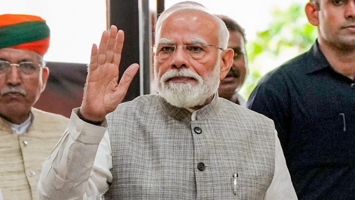 प्रधानमंत्री नरेंद्र मोदी ने एनडीए के सांसदों को सलाह दी है कि लोगों से विनम्रता से बात करें (Photo: PTI)
