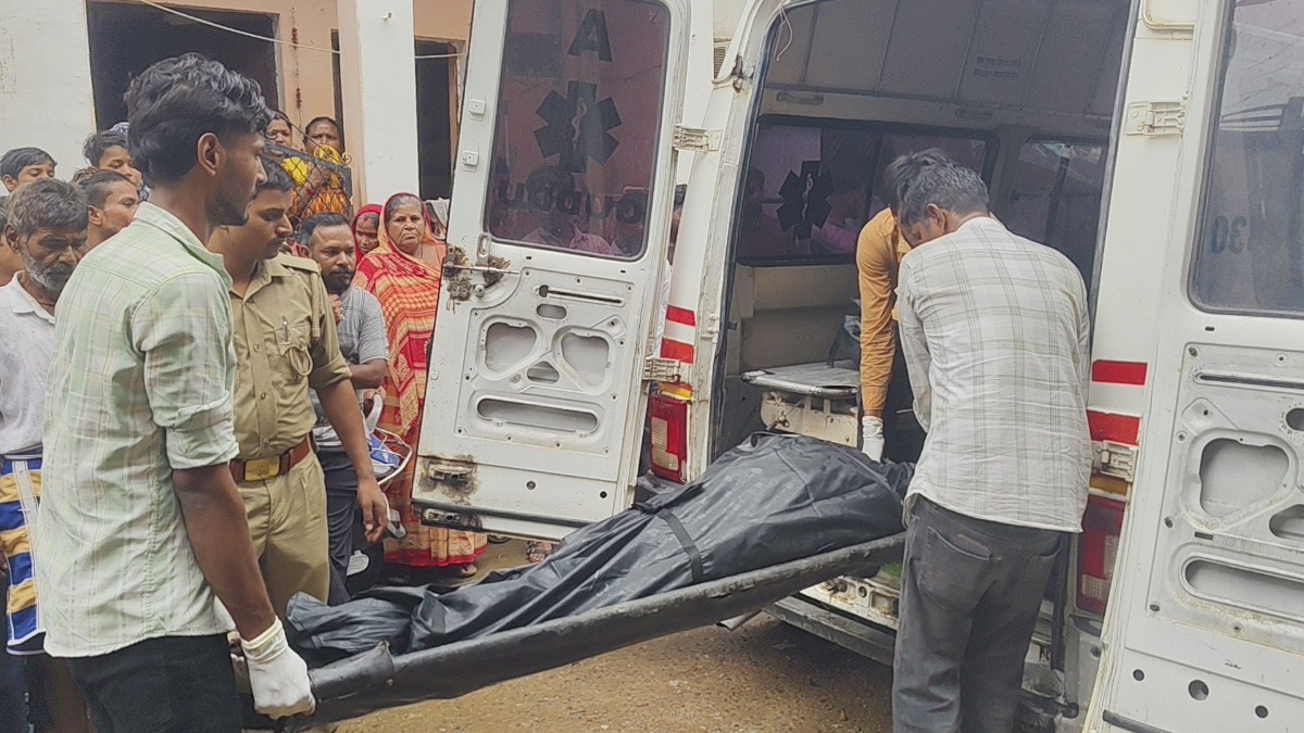 dead Bodies of the three found in rented room (Photo- ITG)