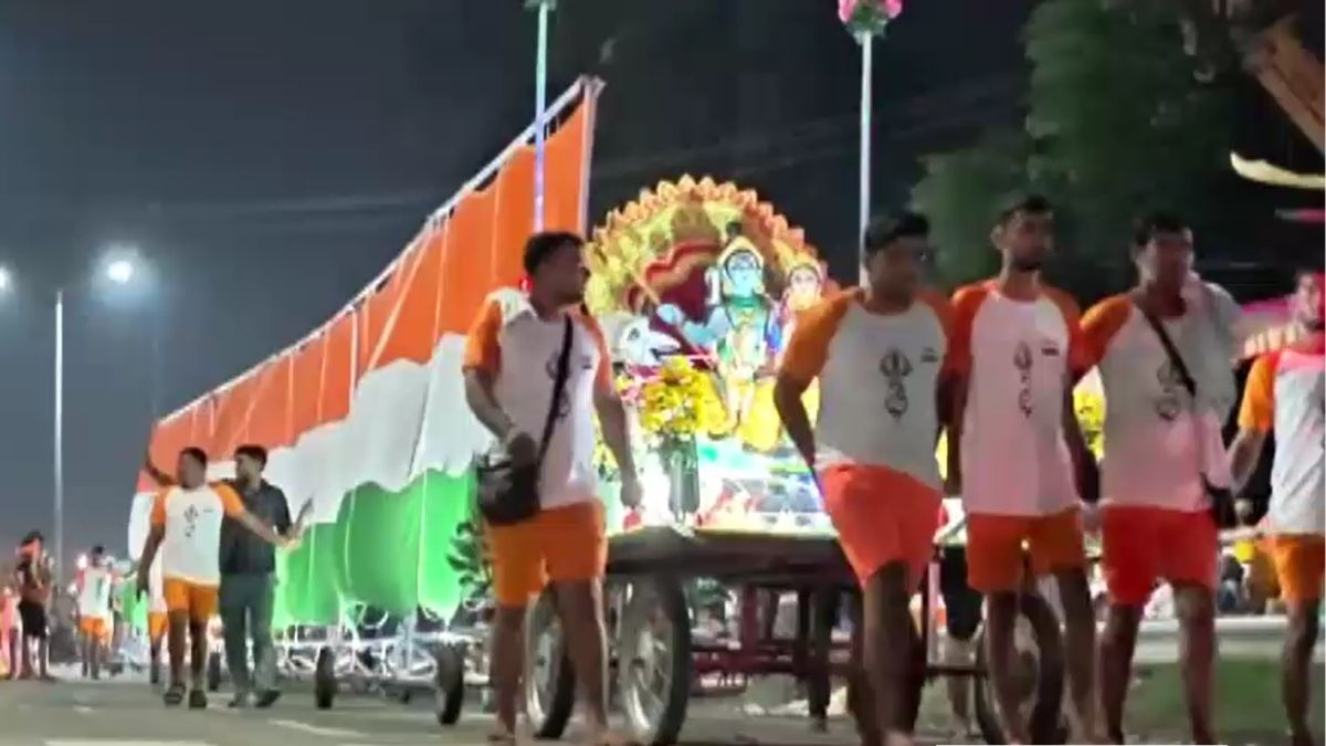 मुजफ्फरनगर में पहुंची तिरंगा कांवड़. (Photo: Screengrab)