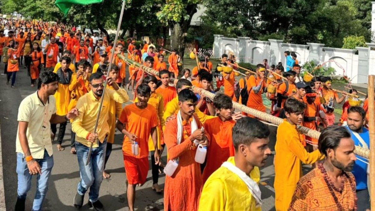 सावन के दौरान हरिद्वार रूट पर कांवड़ यात्रा जारी है (फाइल फोटो)