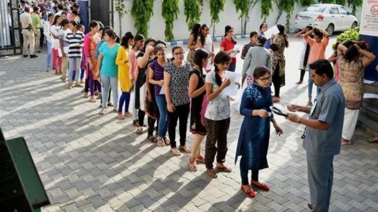 दिल्ली व‍िश्वव‍िद्यालय ने दो ऑफ कैंपस कॉलेजों के ल‍िए ढील क्यों दी? 