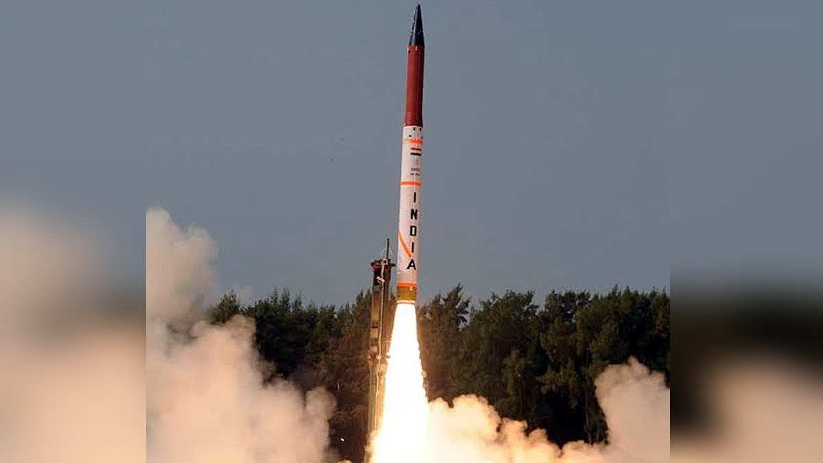 ये है अग्नि-4 मिसाइल के टेस्टिंग की पुरानी तस्वीर. (File Photo: DRDO)