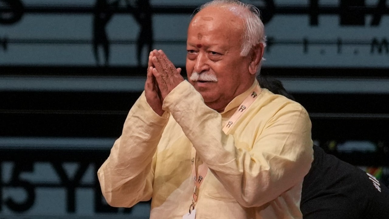 आरक्षण जारी रहेगा, लाभ ले चुके लोगों को कोटा छोड़ना चाहिए: भागवत