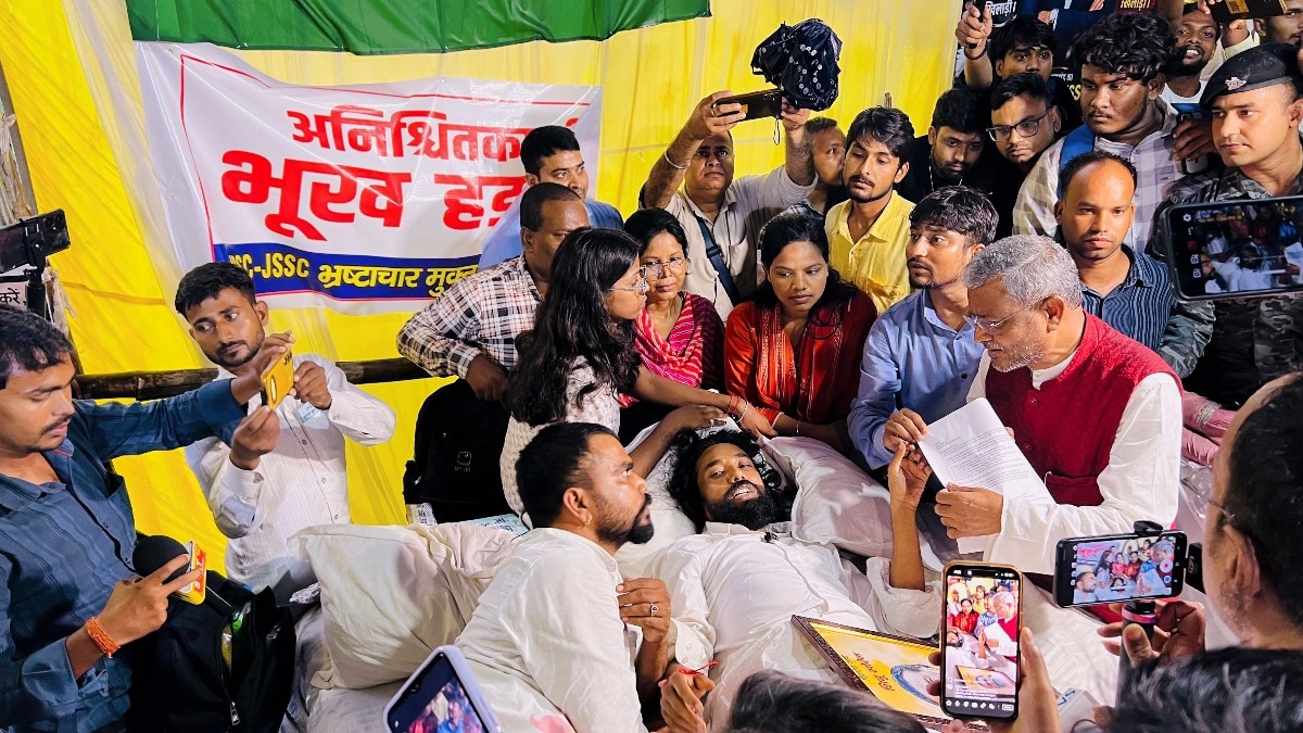 रांची में एक छात्र की तबीयत बिगड़ गई. (Photo: PTI)