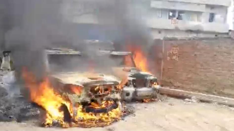पटना में बच्चे की मौत के बाद जमकर सड़कों पर बवाल कटा (Photo: ITG)