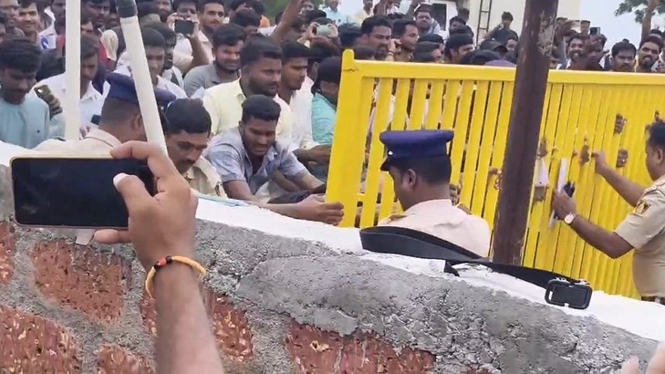 छात्रों के उग्र प्रदर्शन के आगे झुकी कर्नाटक सरकार, एग्रीकल्चर ऑफिसर और AAO भर्ती परीक्षा रद्द