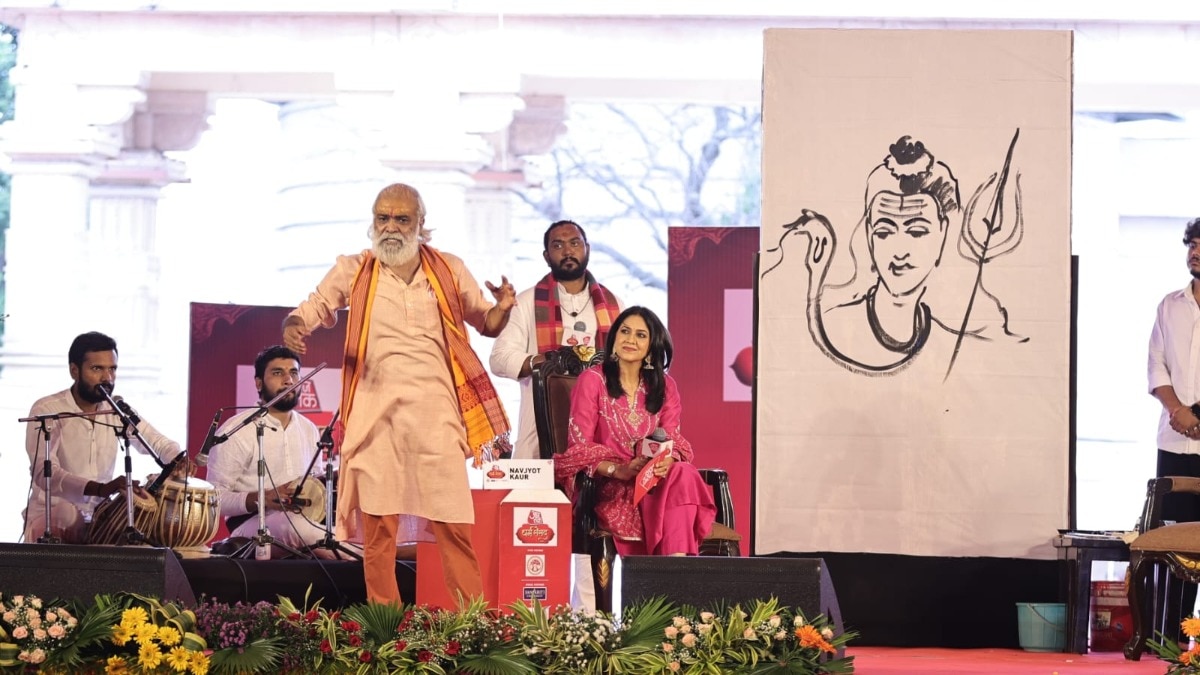 आजतक धर्मसंसद में बाबा सत्यनारायण मौर्य ने की शिरकत
