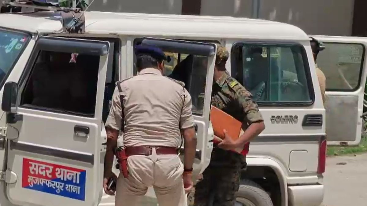 पुलिस ने दो किशोरियों को किया बरामद. (Photo: Screengrab)