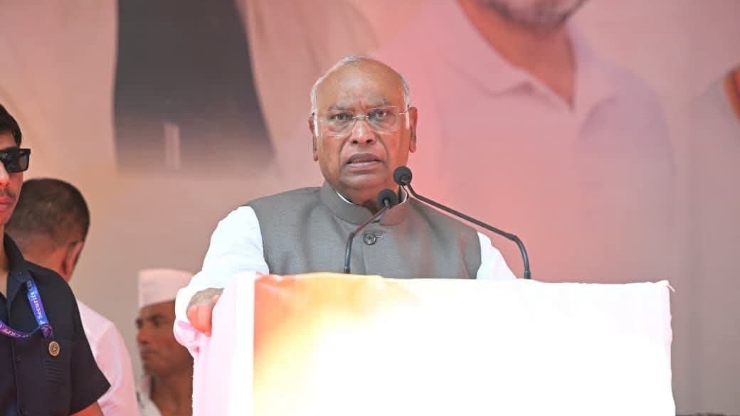 रामलीला मैदान से चुनावी हुंकार.(Photo: Lila Singh Bisht/ITG)