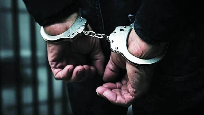 पुलिस कस्टडी से फरार हुआ आरोपी 28 साल बाद पकड़ा गया. (फोटो प्रतीकात्मक है)