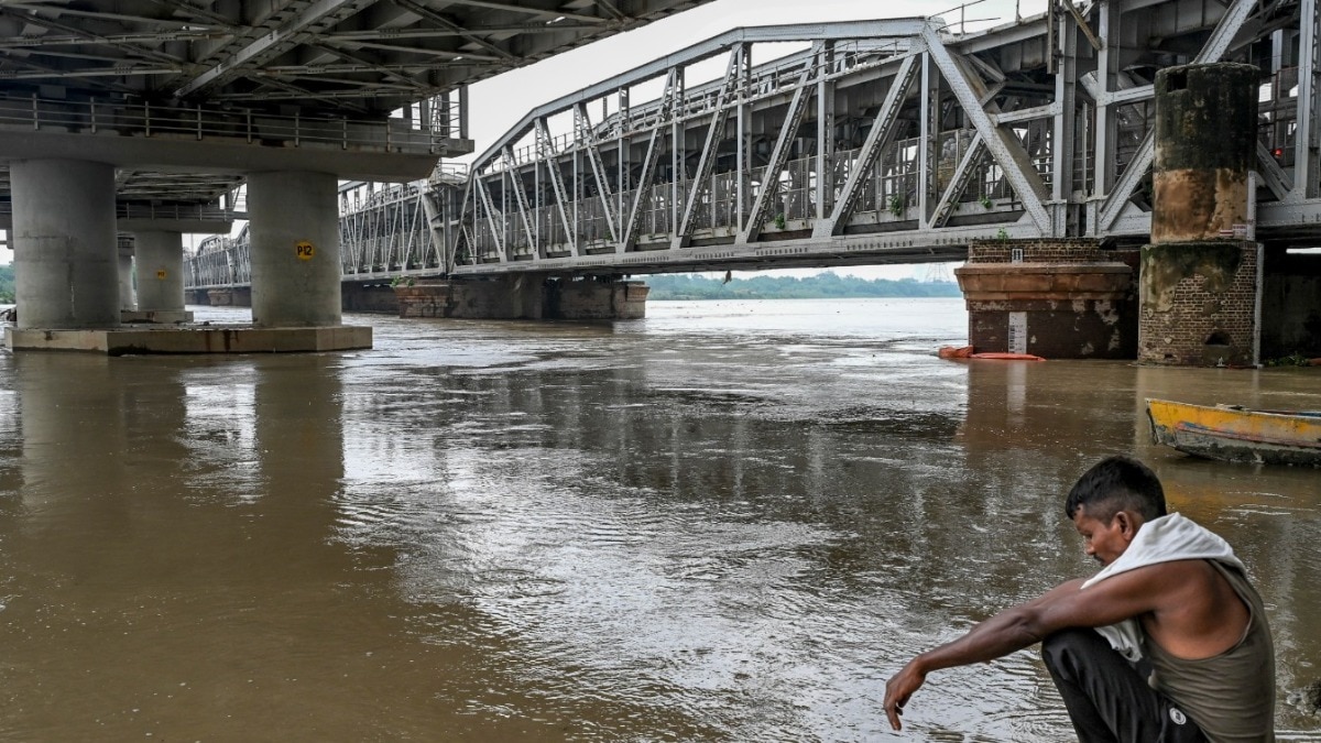 यमुना का जलस्तर बढ़ा (Photo: PTI)