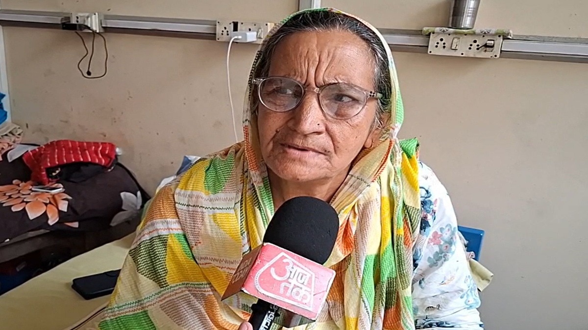 5 बच्चों की मां गांव की पूर्व सरपंच वृद्धाश्रम में रहने को मजबूर. (Photo: ITG) 