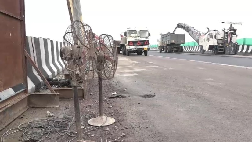 PNC इंफ्राटेक के कर्मचारियों को पर रिश्वत लेते पकड़ा गया था. (फोटो-ITG)