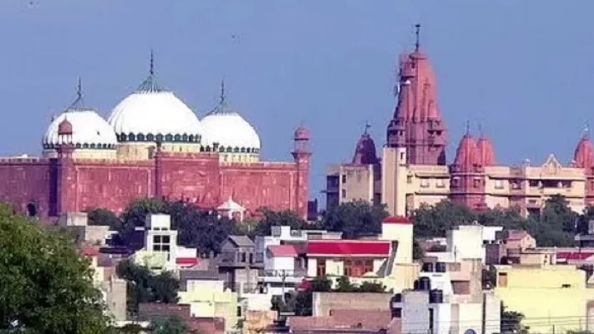 मथुरा में कार सेवा पर पुलिस सख्त! कोर्ट का जिक्र कर कहा, 'नई परंपरा की इजाजत नहीं'