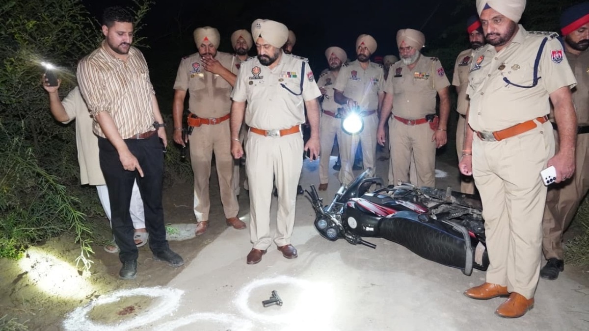 दोनों बदमाश अस्पताल में भर्ती. (Photo: Kamaljit Sandhu/ITG)