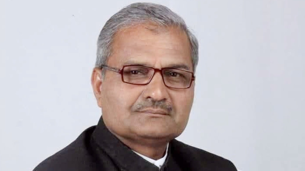 रीवा एयरपोर्ट पर मंच से दिया सांसद ने विवादित बयान.(Photo:ITG) 