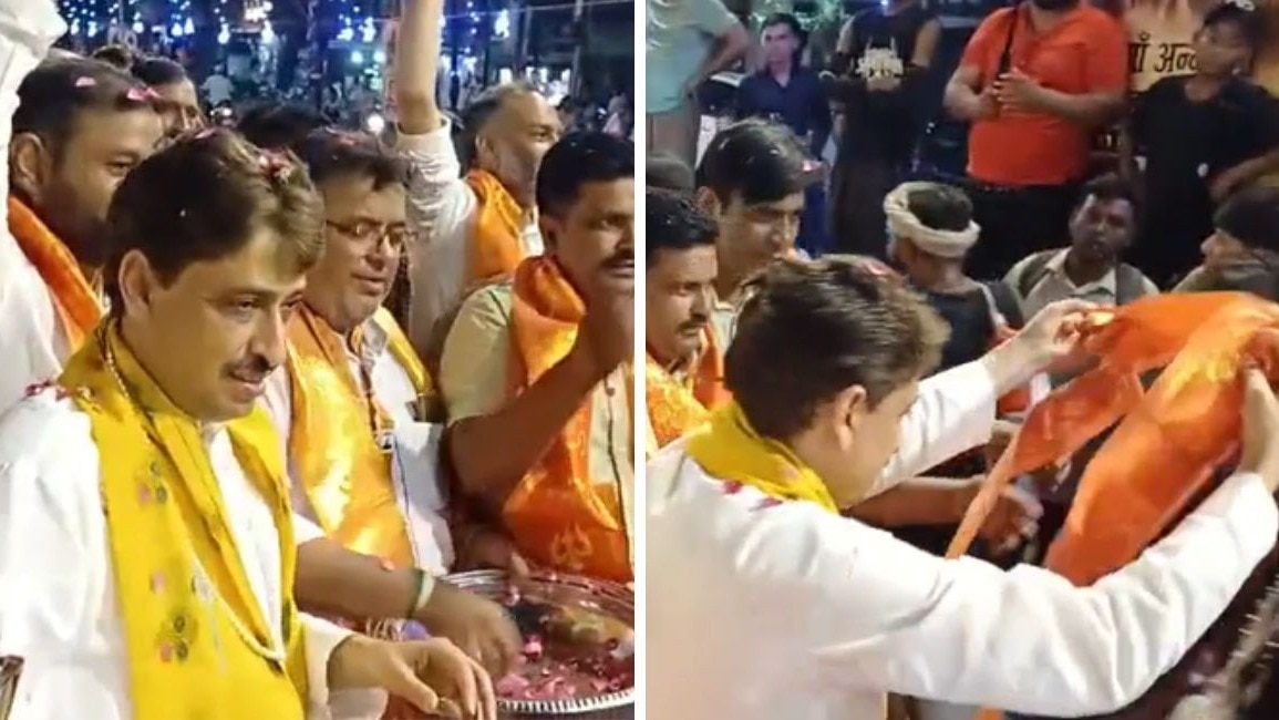 इमरान मसूद ने कांवड़ियों का फूल बरसाकर भगवा गमछे के साथ स्वागत किया. (Photo- ITG)